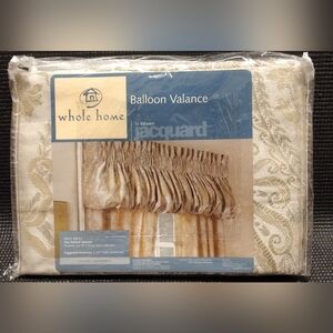Jacquard Balloon Valance - Elegant Cream and Gold
